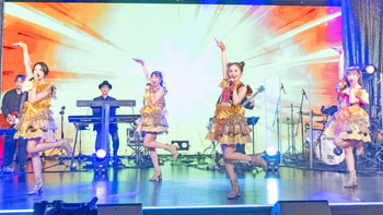 ももいろクローバーZ