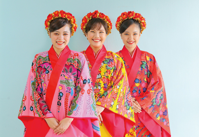 ティンクティンク（波名城 夏妃、屋嘉比 奈々、譜久村 さやか）