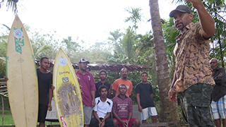 パプアニューギニア 南の島の波物語