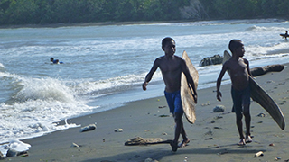 パプアニューギニア 南の島の波物語