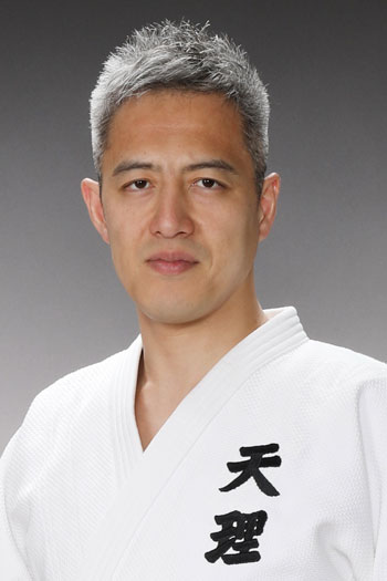穴井隆将