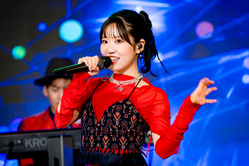 東山奈央