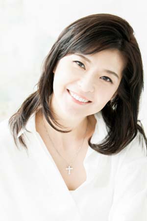 彩輝なお（あやき・なお）